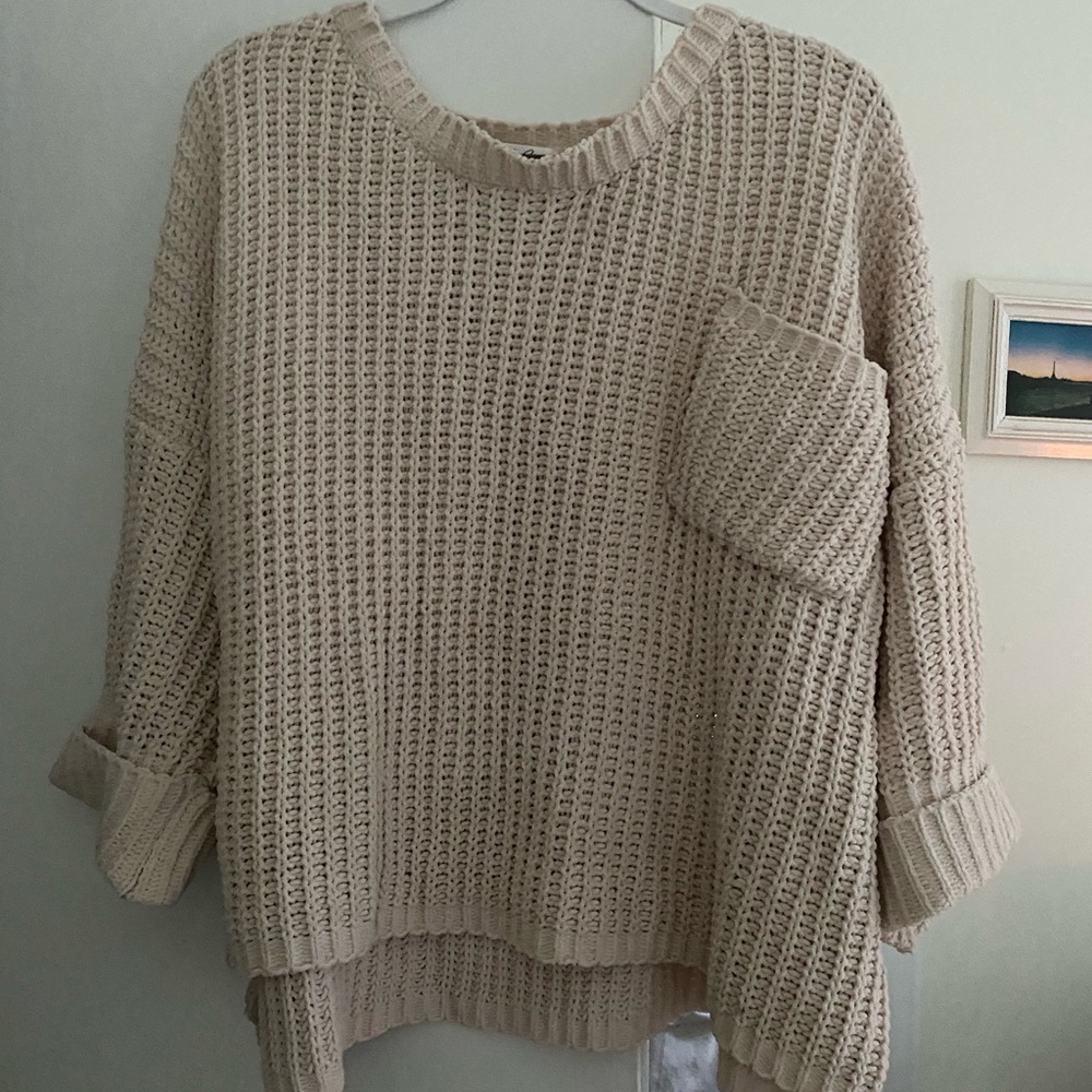Oversized sweater with pocket